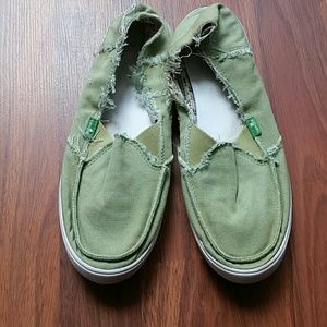Green Sanuks